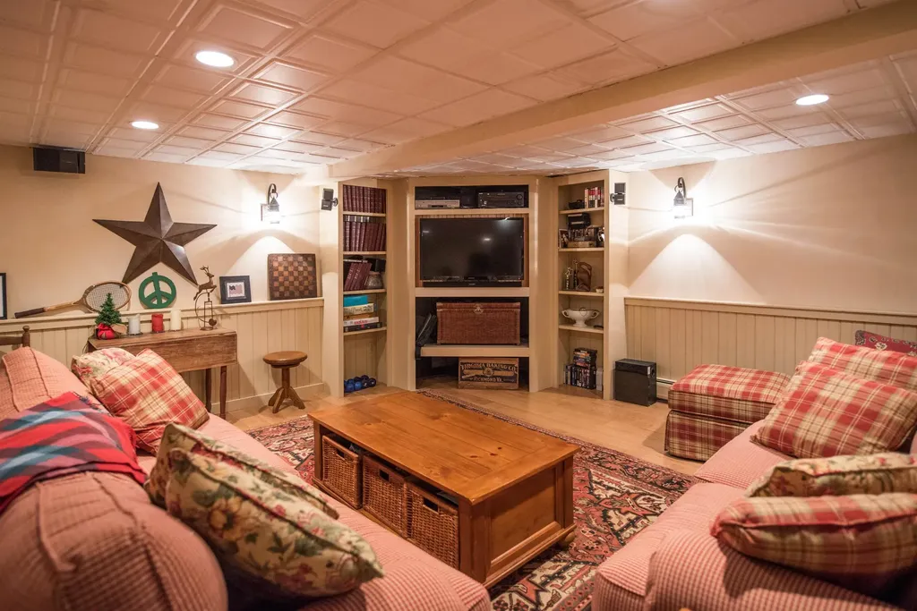 487 Vermont Route 100 Londonderry VT 05148