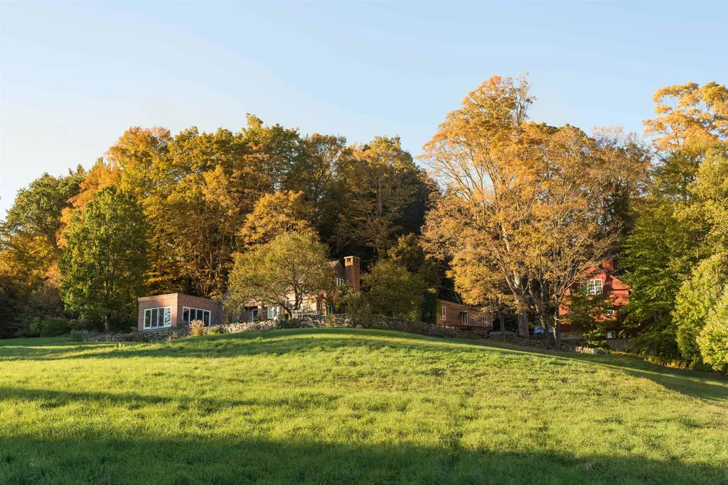 487 Vermont Route 100 Londonderry VT 05148