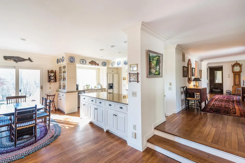 487 Vermont Route 100 Londonderry VT 05148