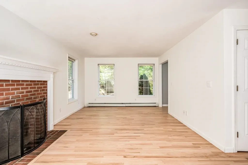 6 Tayla Way Nottingham NH 03290