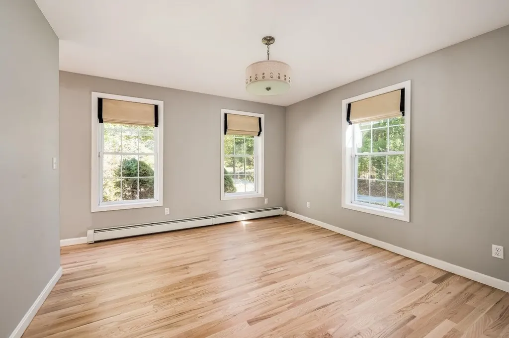 6 Tayla Way Nottingham NH 03290