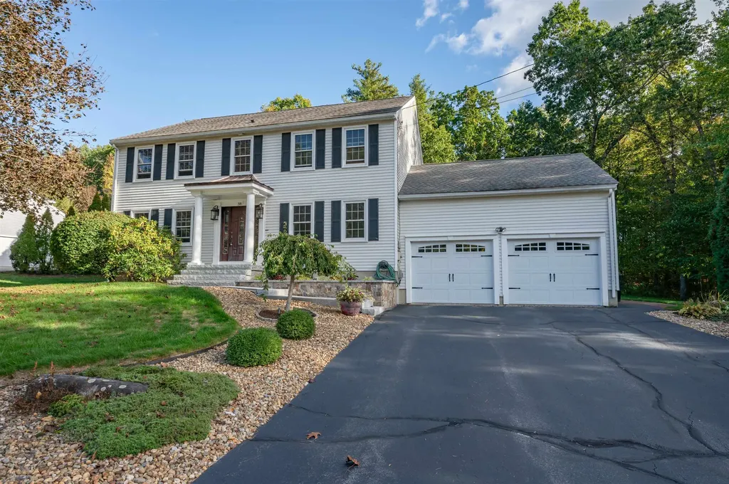 38 Robin Drive Hudson NH 03051