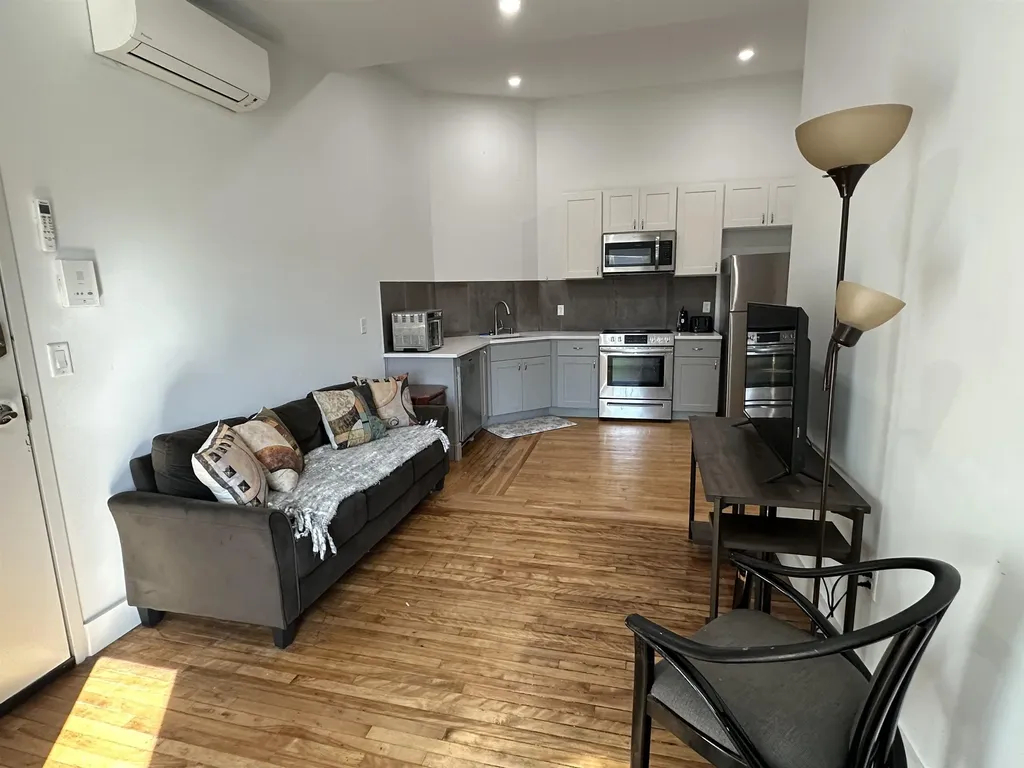 4 Elliot Street Brattleboro VT 05301