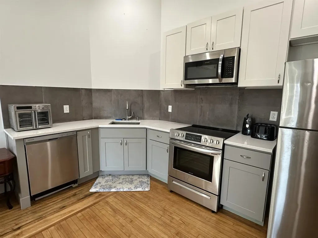 4 Elliot Street Brattleboro VT 05301
