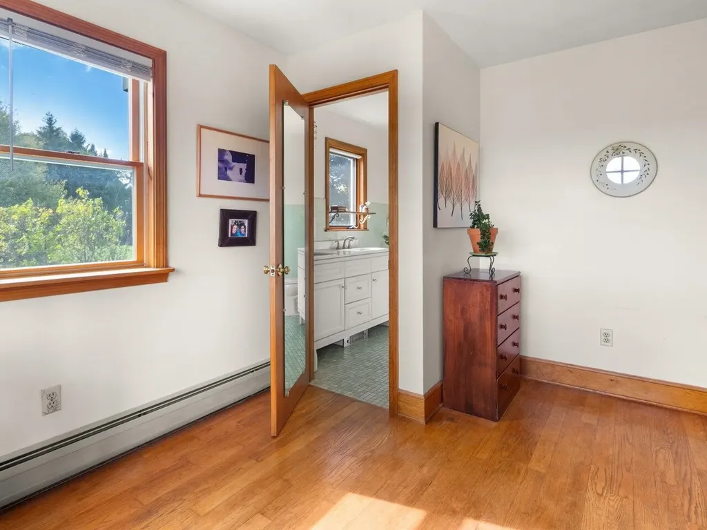 5283 Dorset Street Shelburne VT 05482