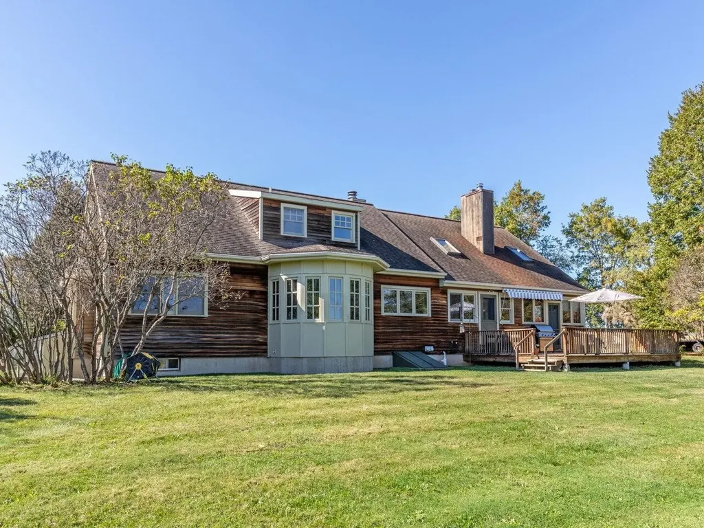 5283 Dorset Street Shelburne VT 05482