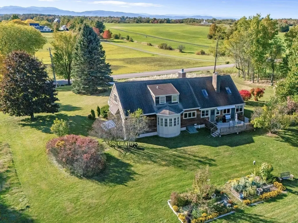 5283 Dorset Street Shelburne VT 05482