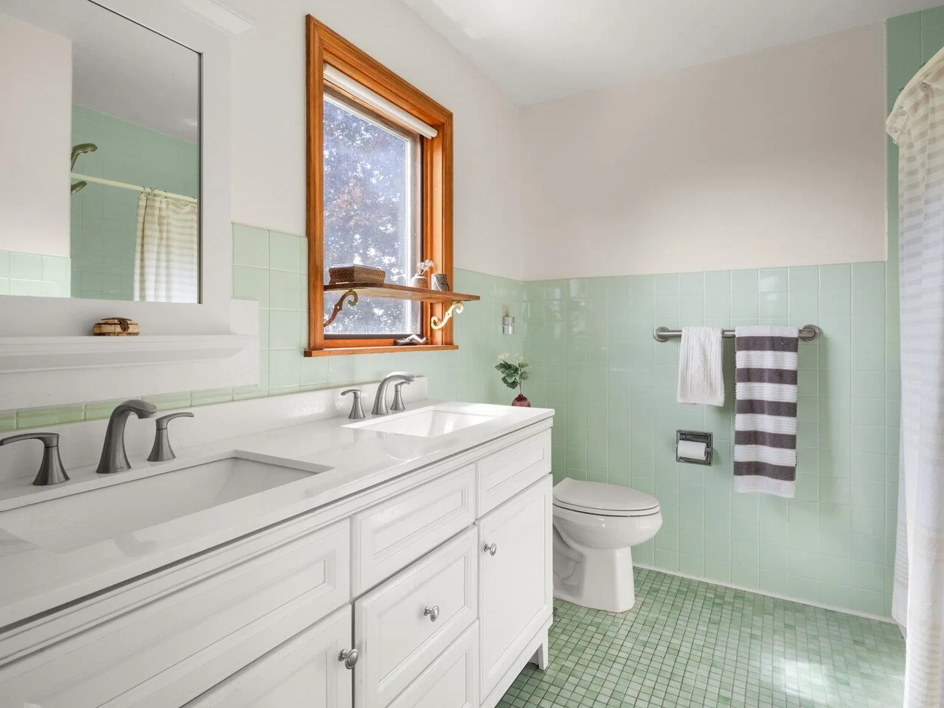 5283 Dorset Street Shelburne VT 05482