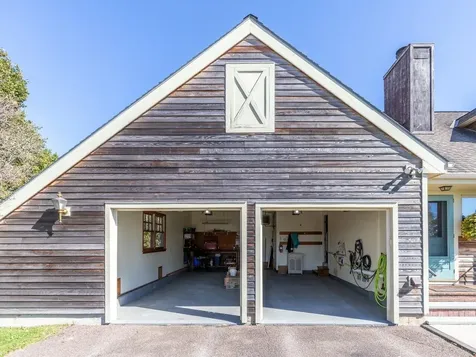 5283 Dorset Street Shelburne VT 05482