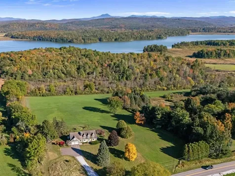 5283 Dorset Street Shelburne VT 05482