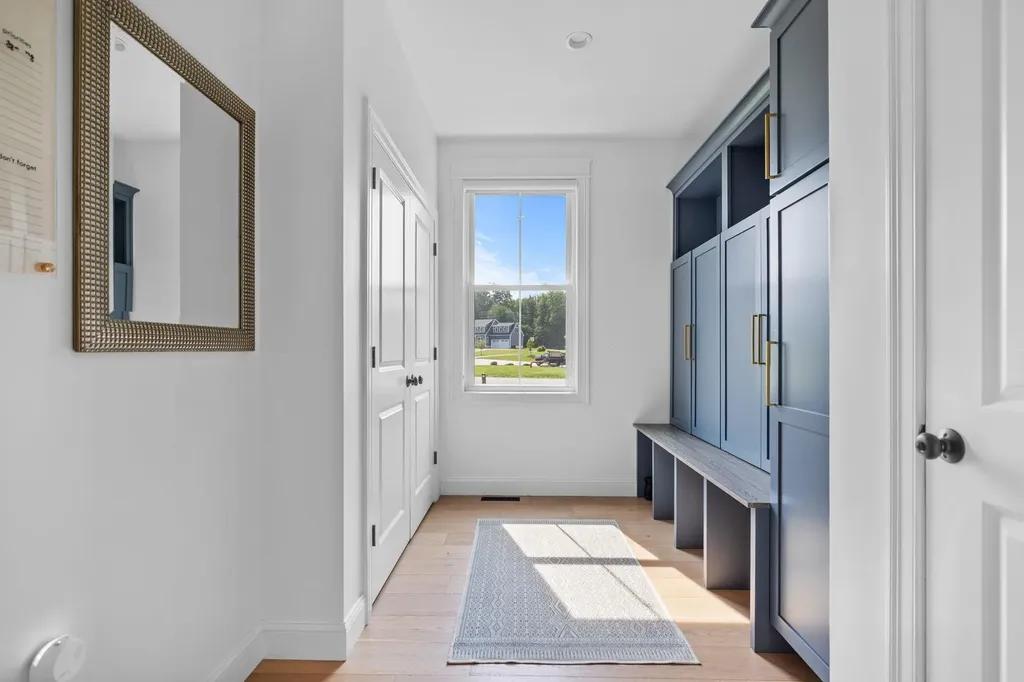 18 Treat Farm Road Stratham NH 03885