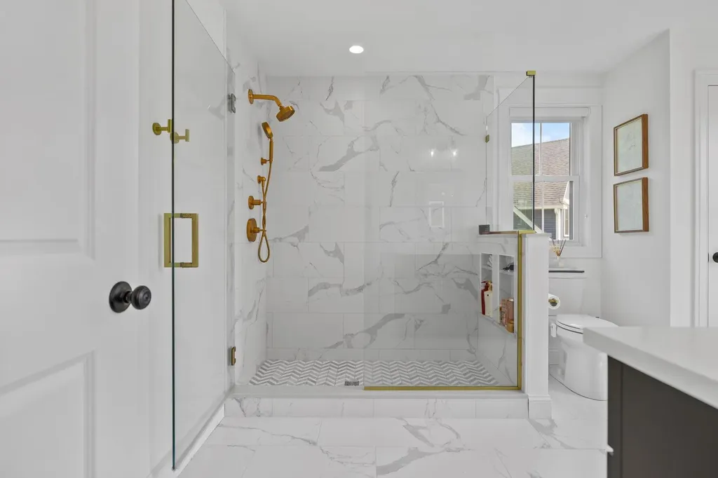 18 Treat Farm Road Stratham NH 03885