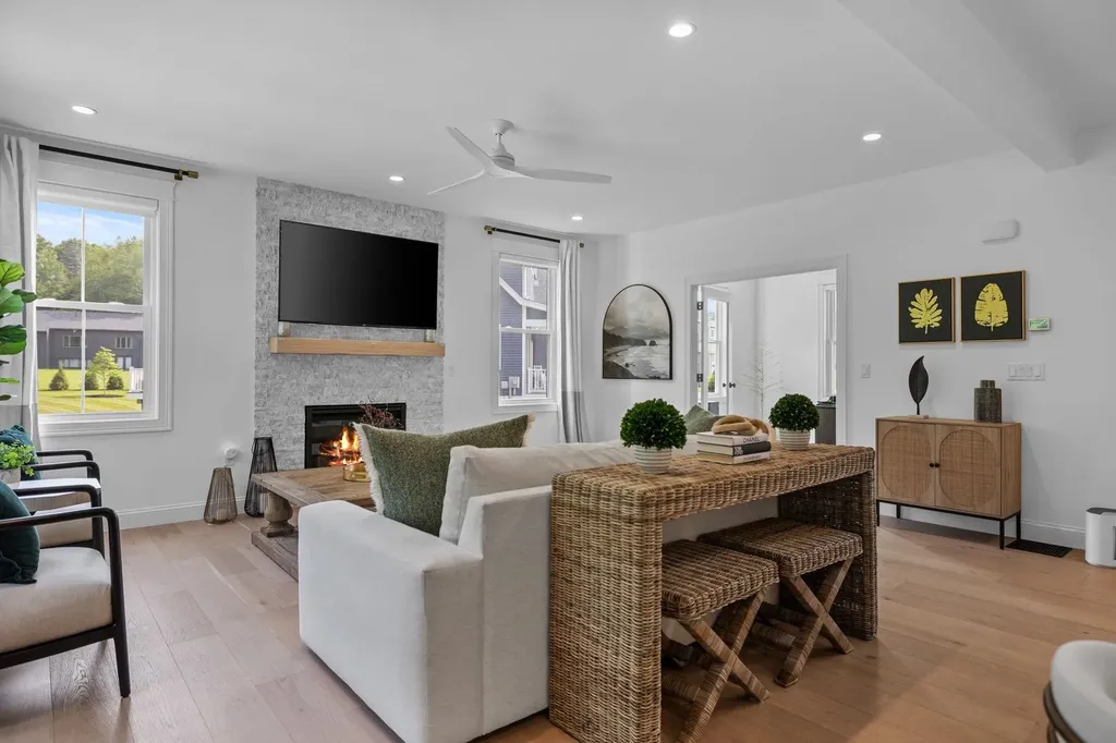 18 Treat Farm Road Stratham NH 03885