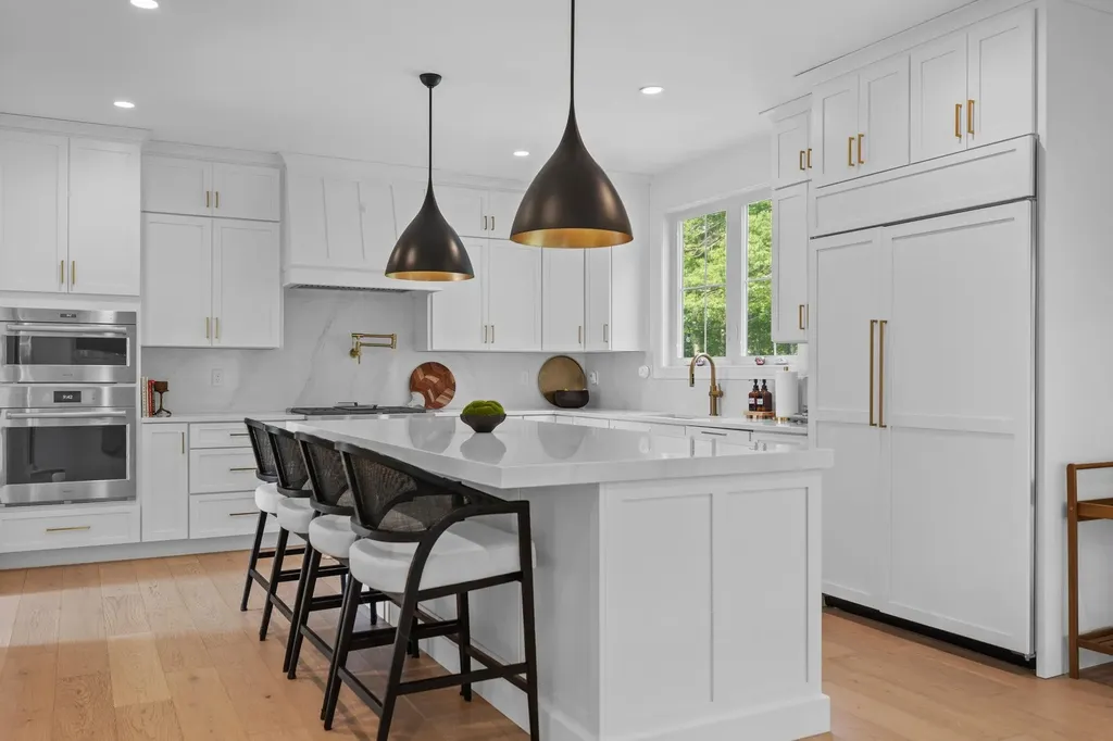 18 Treat Farm Road Stratham NH 03885