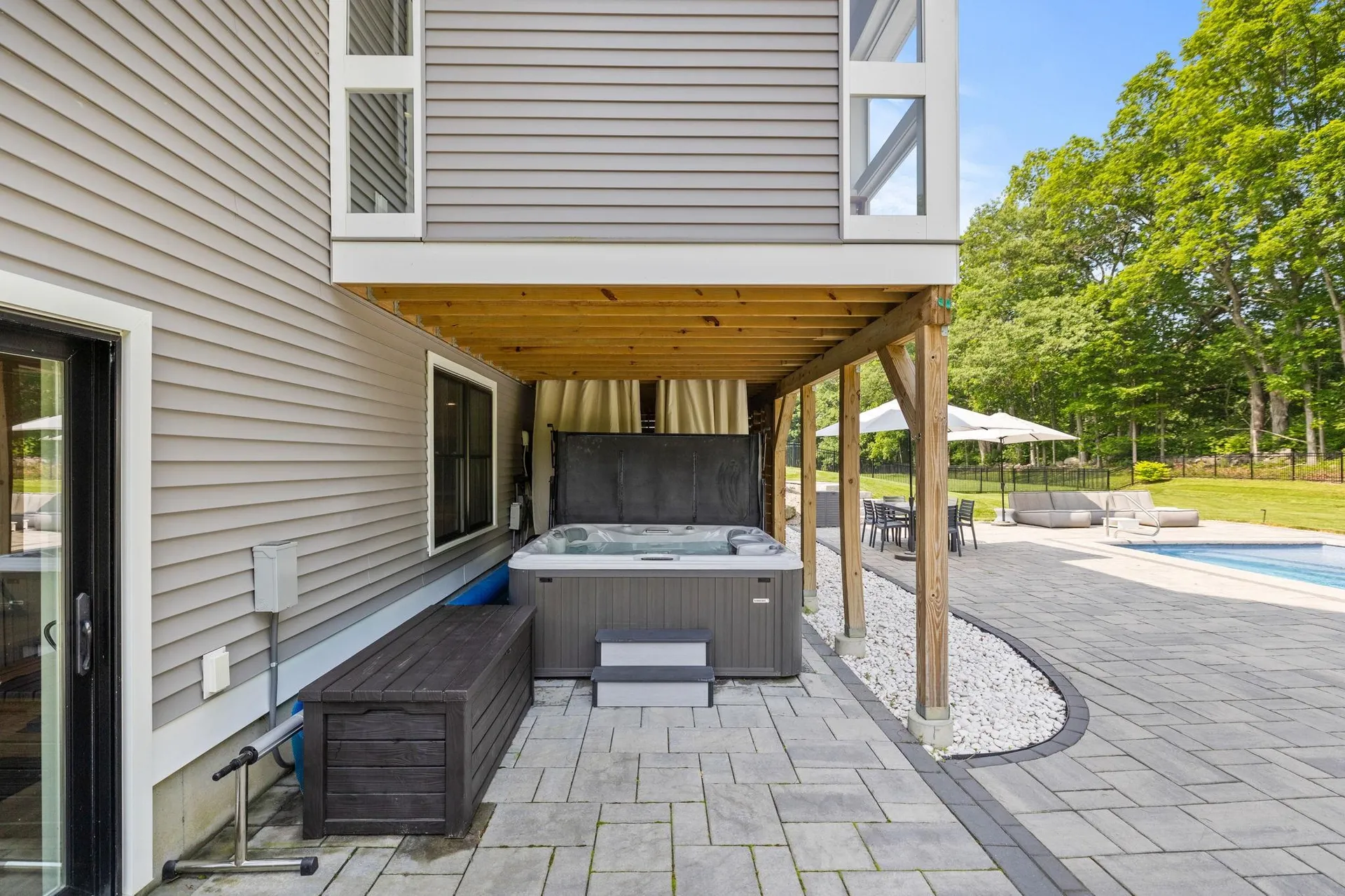 18 Treat Farm Road Stratham NH 03885