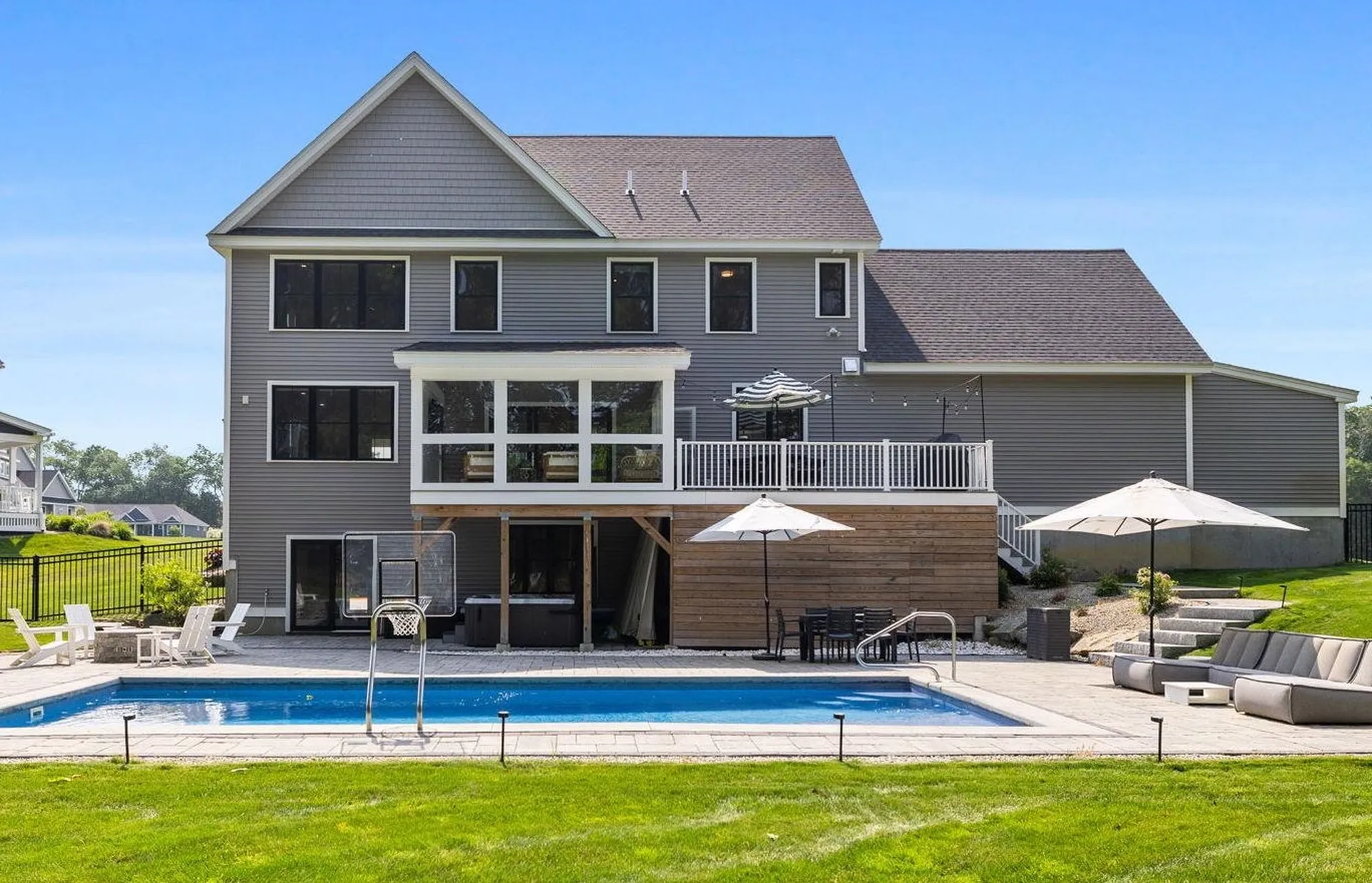 18 Treat Farm Road Stratham NH 03885