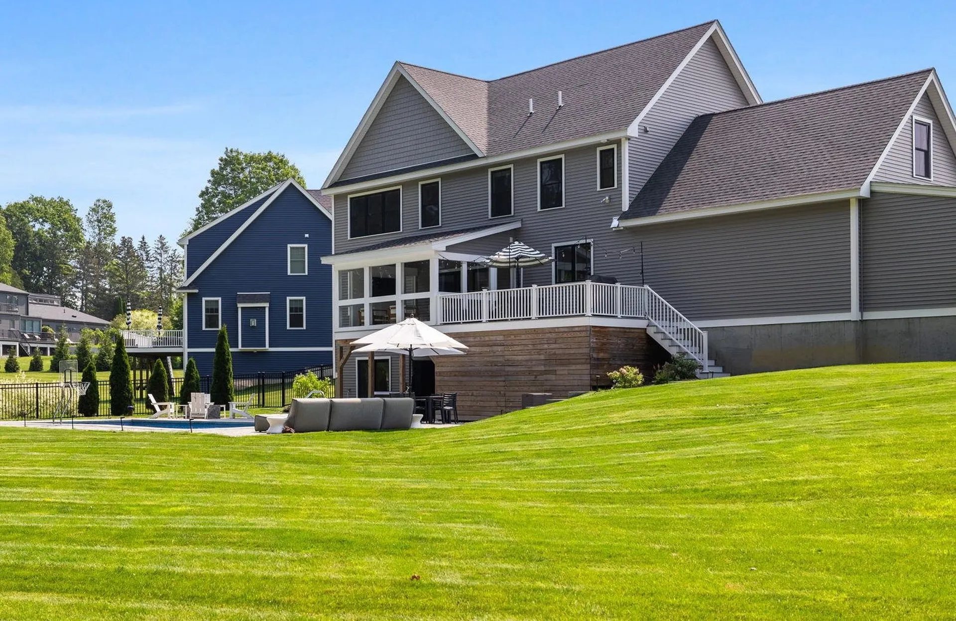 18 Treat Farm Road Stratham NH 03885