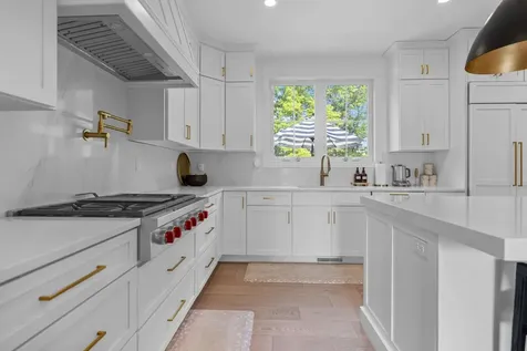 18 Treat Farm Road Stratham NH 03885