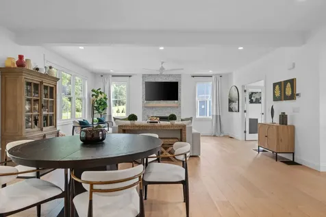 18 Treat Farm Road Stratham NH 03885