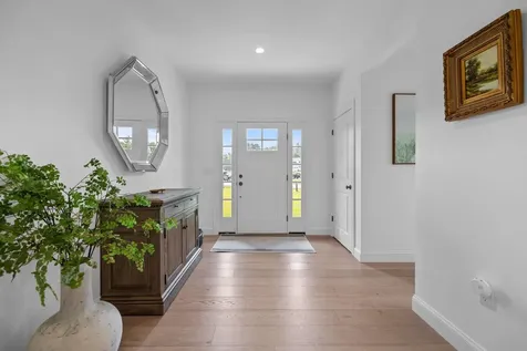 18 Treat Farm Road Stratham NH 03885