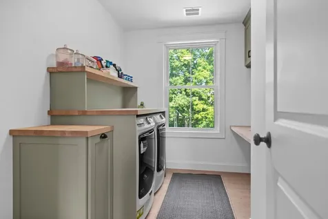 18 Treat Farm Road Stratham NH 03885