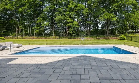 18 Treat Farm Road Stratham NH 03885