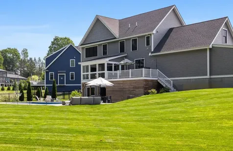 18 Treat Farm Road Stratham NH 03885