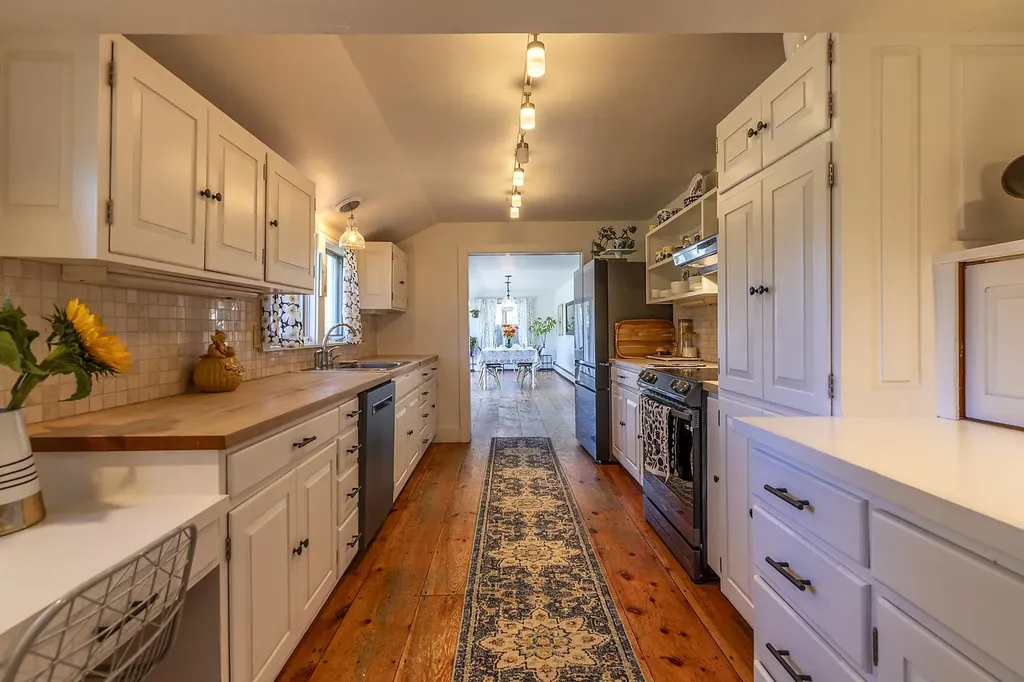 2677 Route 30 Road Dorset VT 05251