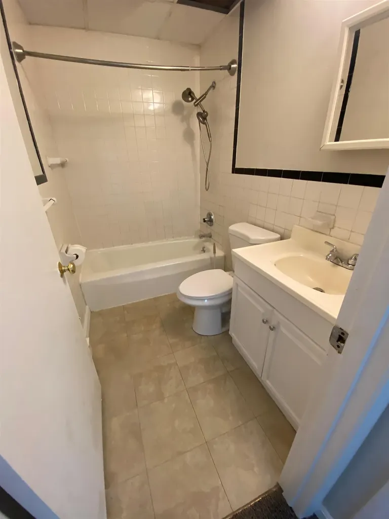 57 D Constitution Drive Londonderry NH 03053