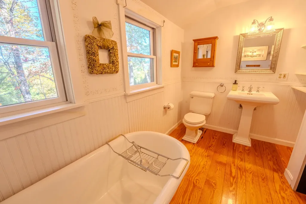 30 Tuxette Road Thornton NH 03285