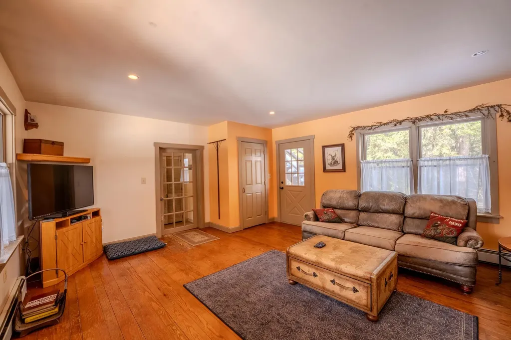 30 Tuxette Road Thornton NH 03285