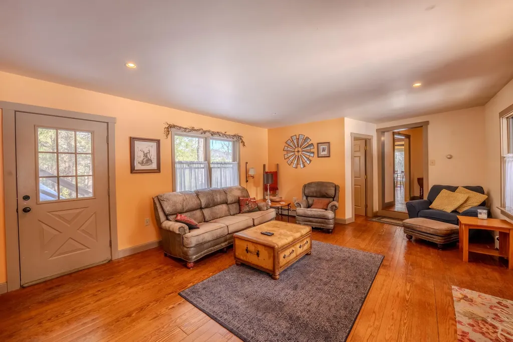 30 Tuxette Road Thornton NH 03285