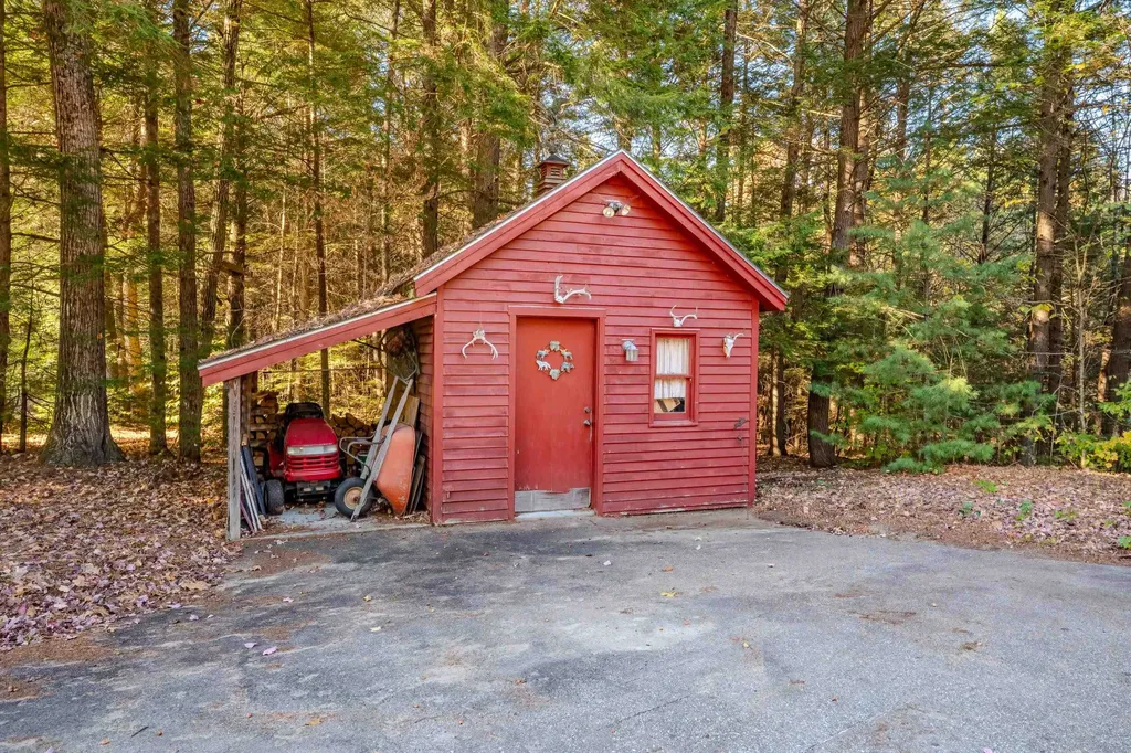 30 Tuxette Road Thornton NH 03285