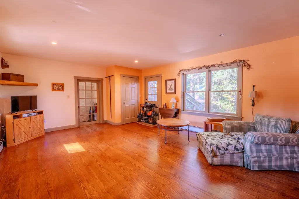 30 Tuxette Road Thornton NH 03285