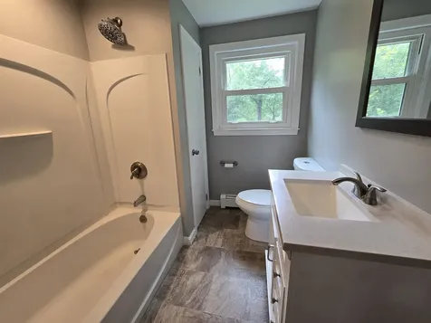 7 Loretta Avenue Pelham NH 03076