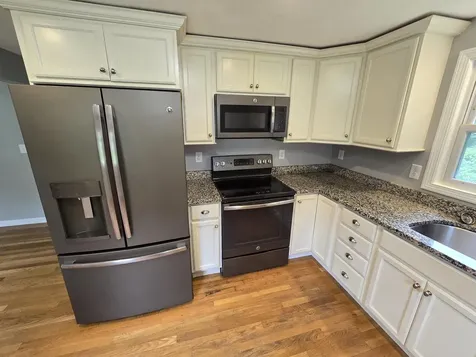 7 Loretta Avenue Pelham NH 03076