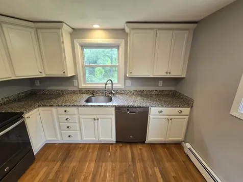 7 Loretta Avenue Pelham NH 03076