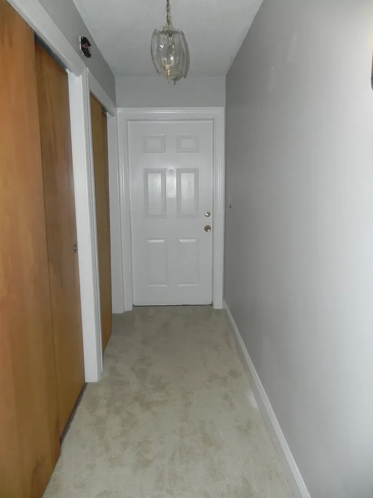 17 Hawthorne Circle South Burlington VT 05403