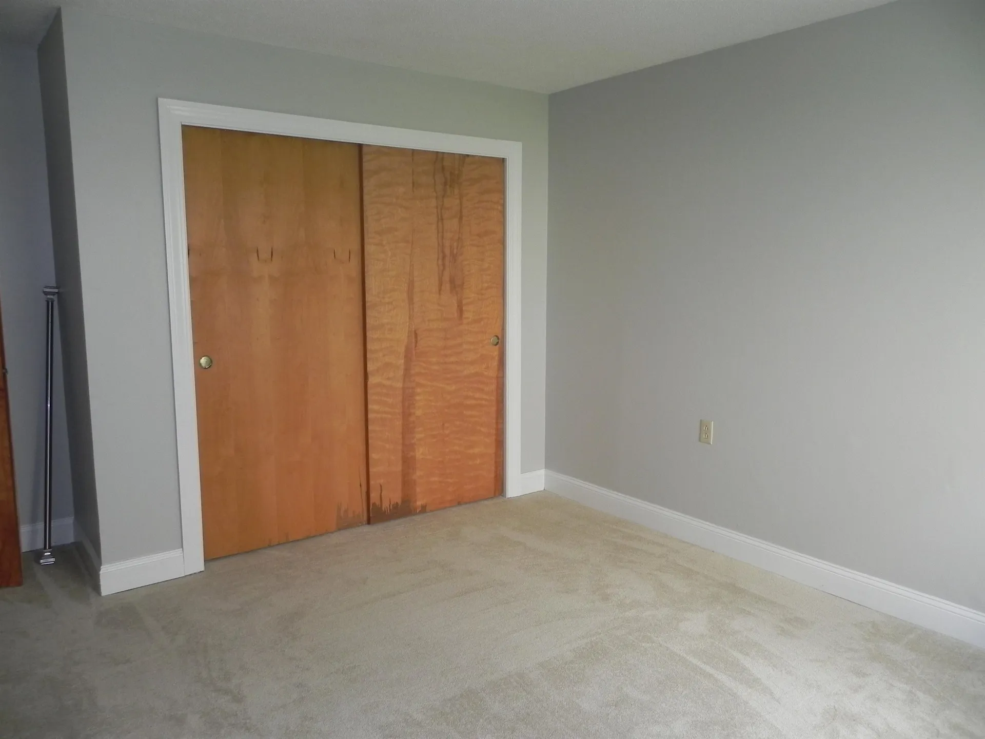 17 Hawthorne Circle South Burlington VT 05403