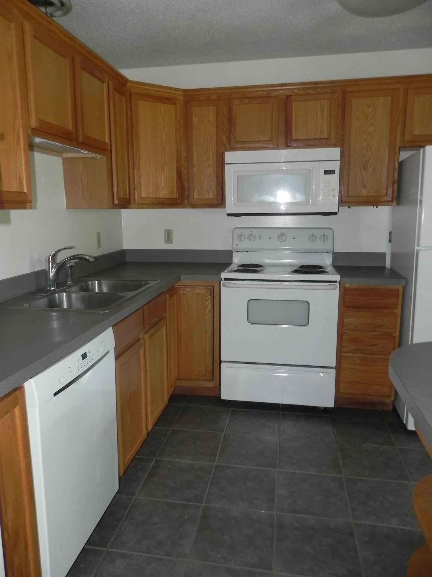 17 Hawthorne Circle South Burlington VT 05403