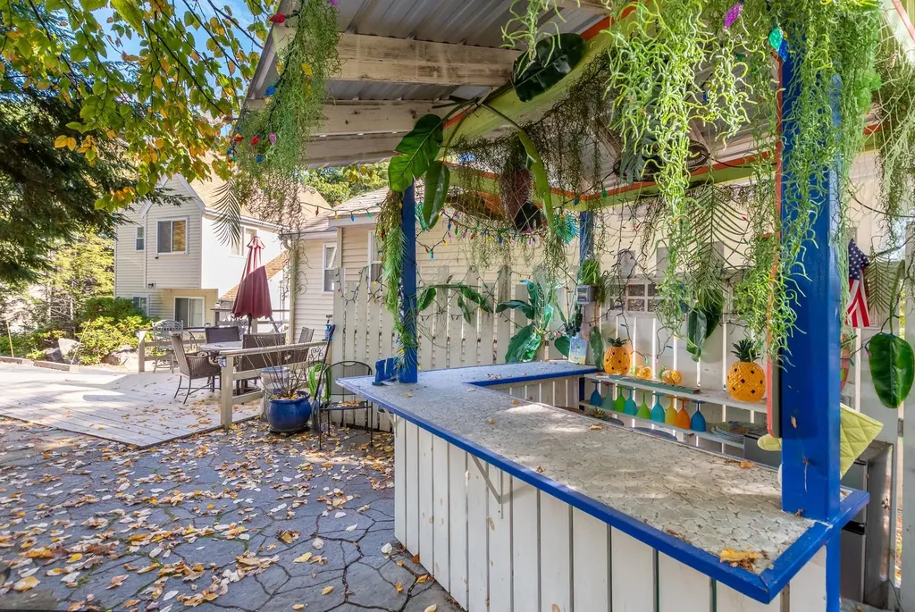 109 Dockham Shore Road Gilford NH 03249