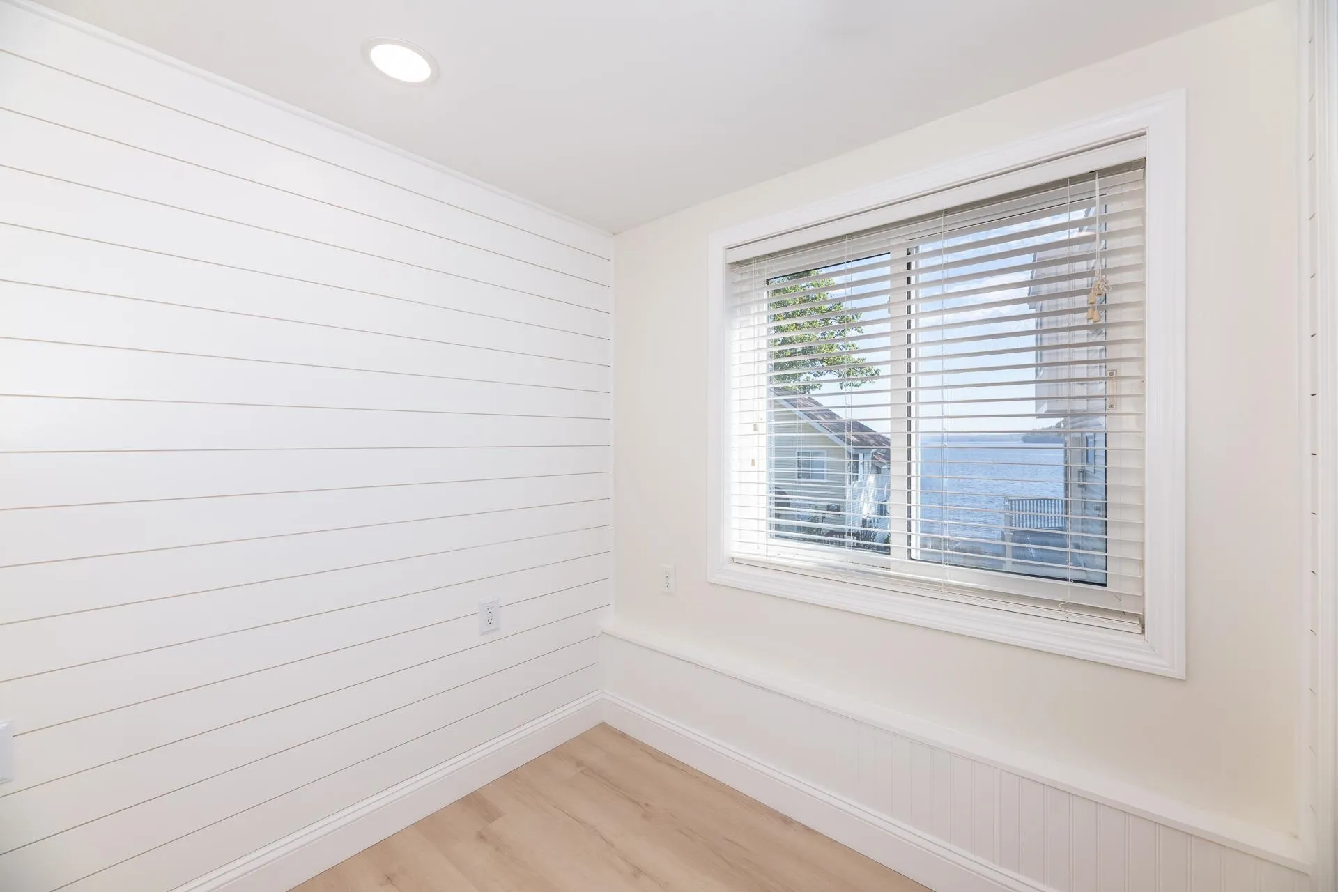 109 Dockham Shore Road Gilford NH 03249