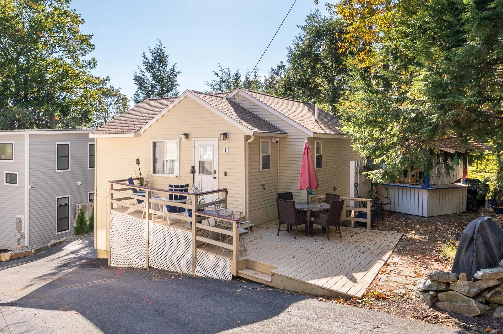 109 Dockham Shore Road Gilford NH 03249