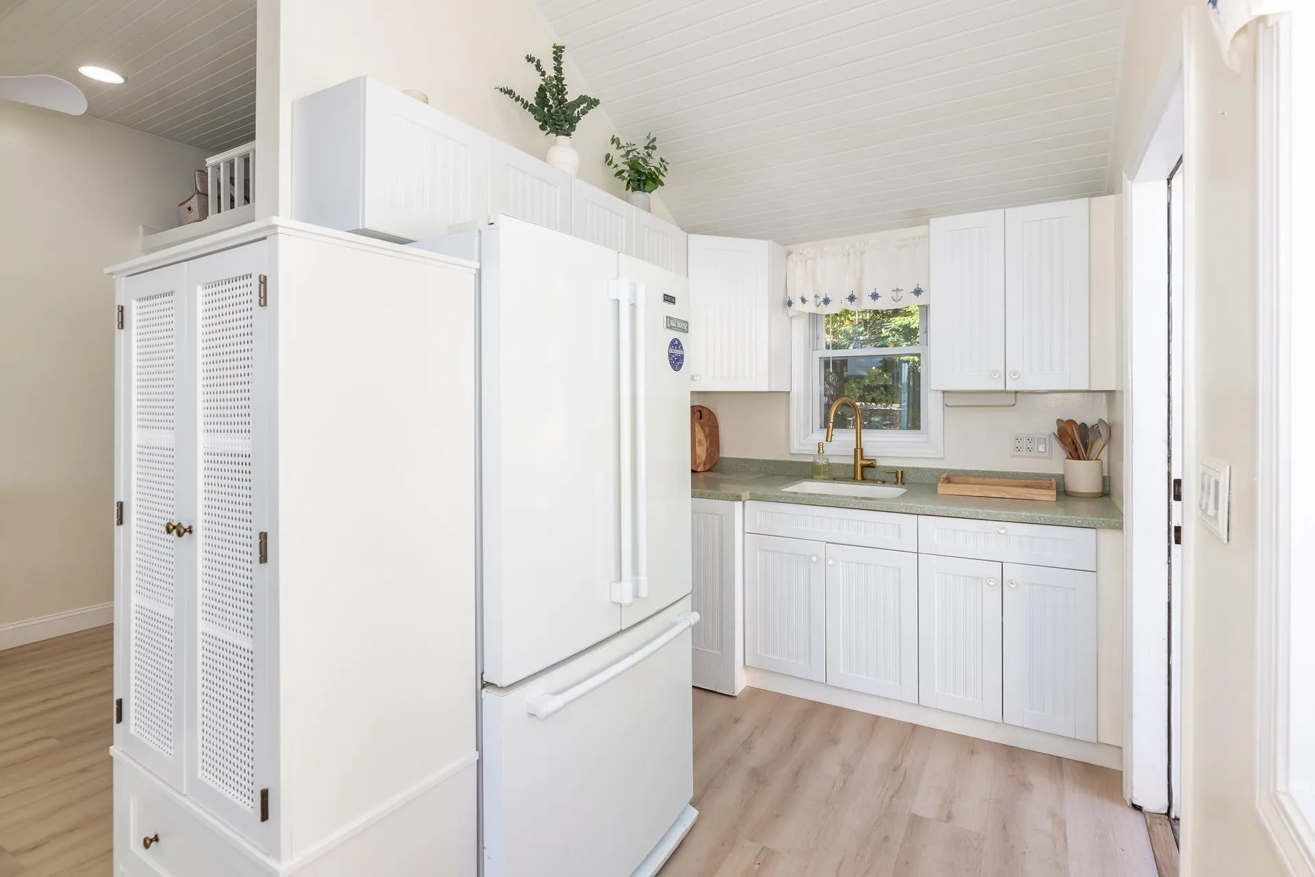 109 Dockham Shore Road Gilford NH 03249