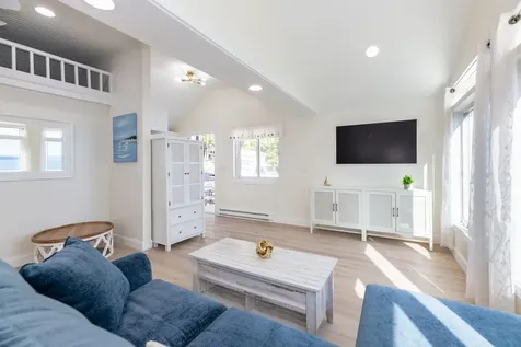 109 Dockham Shore Road Gilford NH 03249