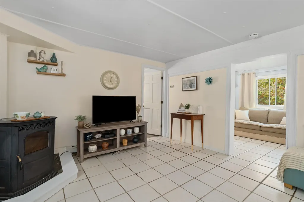 88 Perch Pond Road Holderness NH 03245