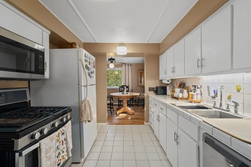 88 Perch Pond Road Holderness NH 03245