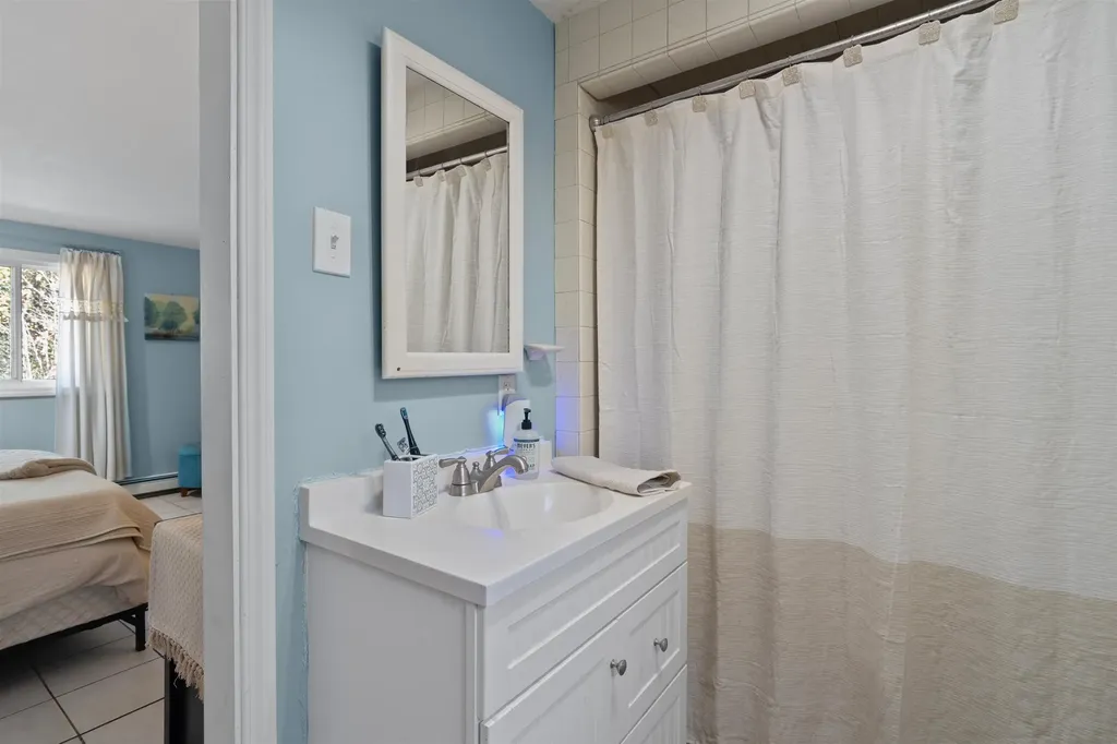 88 Perch Pond Road Holderness NH 03245