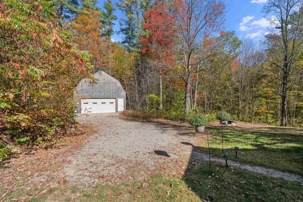 88 Perch Pond Road Holderness NH 03245