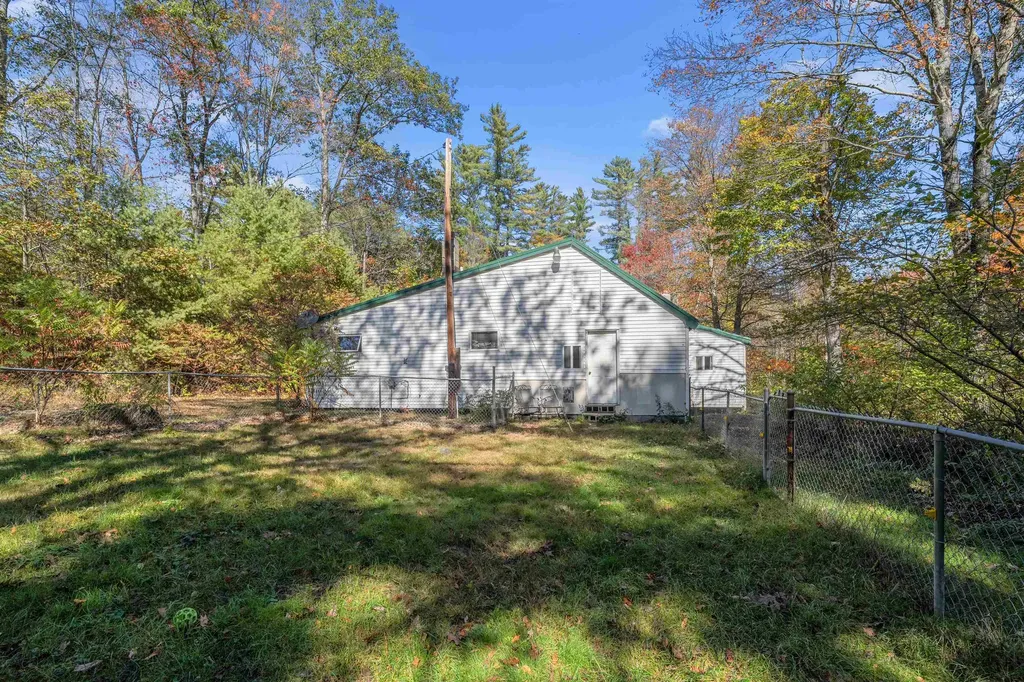 88 Perch Pond Road Holderness NH 03245